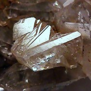 Hyalophane twins  on quartz – Busovaca, Bosnia